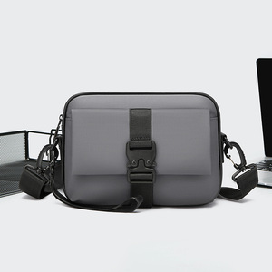 Bolso Bandolera de Nailon para Hombre, Diseño Impermeable, Ligero y Duradero, con Logotipo Personalizado - Product Image 2