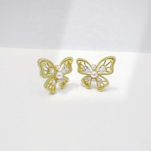 Pendientes de plata de ley 925 al por mayor, estilo coreano, pequeños y elegantes, con baño de oro, con diseño de mariposa, para mujer. - Product Image 5