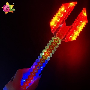 Nouveaux produits 2025, <span class=keywords><strong>sabre</strong></span> en forme de <span class=keywords><strong>fourchette</strong></span> lumineux avec son, orange, vert, bleu, épée lumineuse carrée, <span class=keywords><strong>sabre</strong></span> laser - Product Image 3