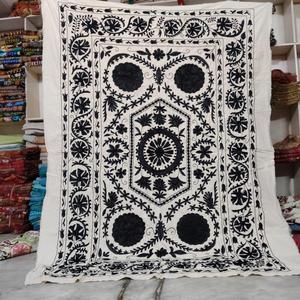 Cubrecama Indio Tradicional Kantha Bohemio Bordado a Mano de Algodón Transpirable No Tejido con Diseño Floral de Peso Medio - Product Image 6