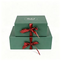 Fabrication de boîtes cadeaux sur mesure, boîte à vêtements pliante de luxe, réduction des frais de livraison, emballage de boîte cadeau magnétique avec ruban