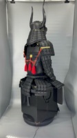 Armure complète de samouraï Yoroi sculptée en fer 3D noir mat, avec casque Maedate Kabuto et masque Menpo, thème traditionnel/moderne, pour adulte