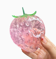 En stock : Jouet anti-stress en forme de fraise, en TPR malléable, rempli de vaseline, boule de décompression à presser à la main, faite à la main