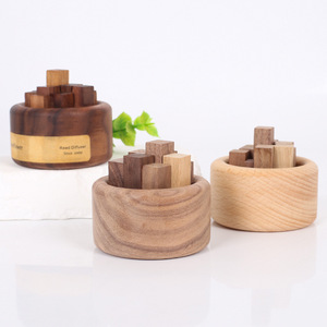 Piccolo Diffusore di Oli Essenziali in Legno di Faggio e Noce Nero, Decorazione Aromaterapica per Auto e Casa - Product Image 1
