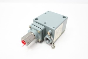 9012 <span class=keywords><strong>Gcw</strong></span> 3 Switch 0 25in 600v Ac 170 5600psi Nouveau Original En Stock Automatisation Industrielle Pac PLC Dédié - Product Image 3