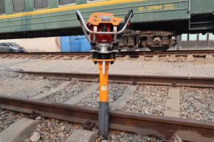 Apisonadora de Rieles Portátil de Combustión Interna, Apisonamiento Eficiente para Diversos Tipos de Balasto - Product Image 2