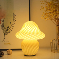 Lampe de table en verre rose moderne, style italien, lampe de bureau rayée, lampe de chevet, éclairage d'ambiance