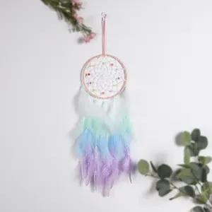 Venta al por mayor atrapasueños macramé creativo decoración del hogar atrapasueños hecho a mano con plumas de colores