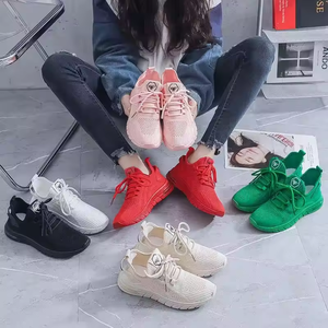 <span class=keywords><strong>Chen</strong></span> vente en gros balles de chaussures de marque d'occasion de haute qualité en vrac styles mixtes pour femmes et hommes vêtements en stock - Product Image 3