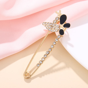 Butterfly Rhinestone Brooch Zinc Alloy Safety Pin Fashion Accessory For Clothing Cardigan Gift Decor 6x2cm - Product Image 4