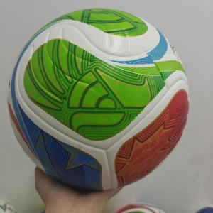Ballon de football d'entraînement professionnel durable avec adhérence améliorée pour la préparation de la saison 2026 - Product Image 4