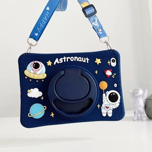 เคสแท็บเล็ตเด็ก 3D ลายการ์ตูนนักบินอวกาศสำหรับไอแพดซิลิโคนอ่อนนุ่มกันกระแทกพร้อมขาตั้งหมุนได้ 360 องศาสายสะพายไหล่ปรับได้ - Product Image 2
