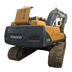 Mini-excavatrice sur chenilles hydraulique diesel VOLVO EC 210BLC d'occasion du Japon, modèle 2016, 13,6 tonnes avec pompe - Product Image 1
