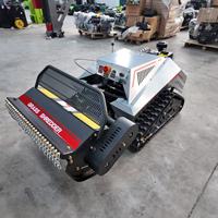 Tondeuse robot chenillée autopropulsée 18 CV de haute qualité avec lame à fléaux, charrue à neige télécommandée et coupe-herbe de jardin