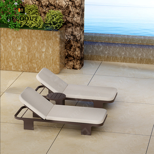Muebles de aluminio para exteriores personalizados de gama alta, <span class=keywords><strong>tumbonas</strong></span> portátiles impermeables <span class=keywords><strong>grises</strong></span> ligeras ajustables para piscina de Hotel - Product Image 2
