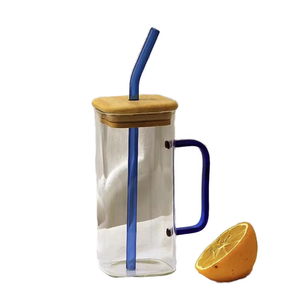 Gobelet en verre carré moderne avec couvercle en bambou et paille réutilisable 400 ml, compatible micro-ondes, couleurs personnalisables, logo personnalisé, pour toutes les saisons - Product Image 1