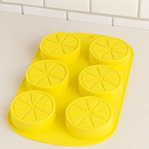 Moule à gâteau en silicone motif fruits (fraise, citron, pastèque, ananas) - Outil de cuisson résistant aux hautes températures et compatible four - Product Image 2