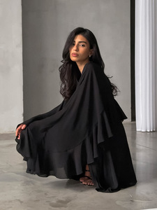 <span class=keywords><strong>Abito</strong></span> Elegante <span class=keywords><strong>Nero</strong></span> da Donna VV 2026 Primavera Vintage <span class=keywords><strong>con</strong></span> <span class=keywords><strong>Balze</strong></span> Stratificate, Orlo a Foglia di Loto e Maniche a Tre Quarti Stile Mantella - Product Image 2