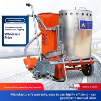 Machine de marquage routier à pulvérisation à froid thermofusible à rayon de braquage court pour pistes de course en plastique, passages zébrés et parkings