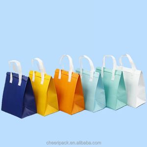 Sac isotherme personnalisé avec logo imprimé, classique, non tissé, pour la livraison de nourriture et de boissons à emporter - Product Image 1