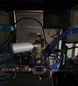 Máquina de Moldeo por Soplado Semiautomática Versátil de 1 Cámara y 20L para Botellas de Aceite Comestible - Product Image 4