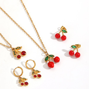 ชุดสร้อยคอจี้เชอร์รี่ เครื่องประดับสแตนเลสสำหรับผู้หญิง ต่างหูแฟชั่นสำหรับงานปาร์ตี้ ดีไซน์ผลไม้สีทอง - Product Image 4