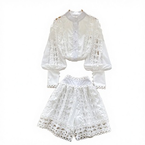 Conjunto Casual Romano para Mujer: Top de Manga Linterna de Lana Tejida y Shorts de Cintura Alta con Encaje y Patchwork - Venta al por Mayor - Product Image 2