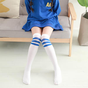 Donne durevoli che indossano <span class=keywords><strong>collant</strong></span> <span class=keywords><strong>a</strong></span> <span class=keywords><strong>righe</strong></span> <span class=keywords><strong>collant</strong></span> per adolescenti - Product Image 3