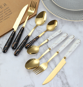 Ensemble de couverts modernes de luxe nordique en acier inoxydable avec manche en céramique rose effet miroir pour restaurant, famille et fêtes - Product Image 2