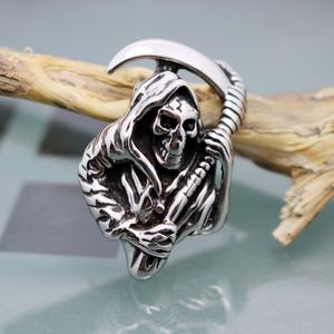 Collier pendentif en acier inoxydable, bijoux fantaisie, pendentif tête de mort faucille de la mort en acier titane, bijoux pour hommes - Product Image 3