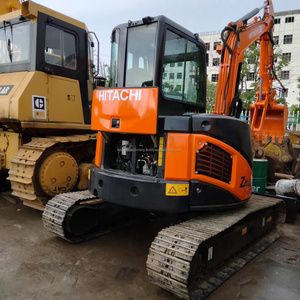 Petite pelleteuse sur chenilles Hitachi ZX50U de 5 tonnes d'occasion Mini hydraulique ZX 50U avec moteur central et composants de pompe - Product Image 4