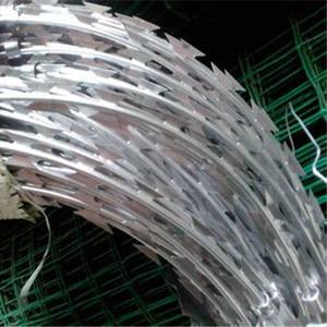 Alambre de púas de hierro galvanizado en rollo para cercas de seguridad, alambre de concertina - Product Image 1