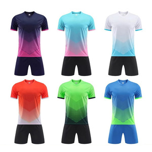 Set di maglia da calcio 24/25 blu retrò personalizzato Kit uniforme della squadra di calcio per adulti, inclusi pantaloncini con stampa a trasferimento termico 100% poliestere - Product Image 6