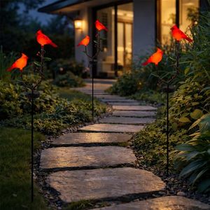 Lampes solaires Cardinal pour jardin, figurines d'oiseaux rouges, lampes solaires LED, piquets de jardin en fer, lumières décoratives parfaites pour la cour - Product Image 6