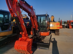 Mini-excavatrice sur chenilles Kubota KX165 d'occasion haute performance, 6 tonnes, fabriquée au Japon, certifiée CE, avec accessoires tarière et brise-roche - Product Image 5