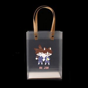 Sac cadeau de mariage personnalisé avec logo, emballage en plastique transparent givré, sac de shopping imperméable en PP avec poignée - Product Image 1