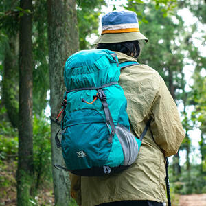 Sac à dos de randonnée pour femmes 35L, léger, pliable, sac de voyage, bretelles réglables, bleu vert, sur mesure - Product Image 2