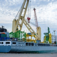 Sistem Pengangkat Hidrolik Derek Dek Kapal Industri 25 Ton untuk Galangan Kapal, Platform Lepas Pantai, dan Penanganan Kargo