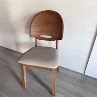 Chaise de salle à manger en bois massif avec cadre renforcé et épaissi, dossier en cuir, style luxe léger, simple et moderne, mobilier de maison blanc
