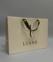 Sacs en papier personnalisés imprimés avec logo, sacs de shopping haut de gamme avec poignées en ruban pour les boutiques de créateurs et les cadeaux