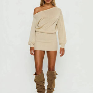 Robe pull mini moulante en maille élégante beige pour femme, à épaules dénudées et manches ballon, effet scintillant, style décontracté et sexy - Product Image 3