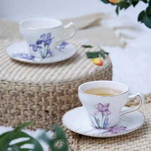 Tasse à café et soucoupe en céramique de style nordique minimaliste - Tasse à thé de l'après-midi à motif floral irisé européen - Product Image 2