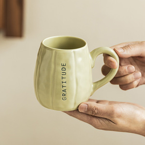 Mug en céramique minimaliste en forme de citrouille créatif avec motif de lettres en relief grande capacité - Product Image 3
