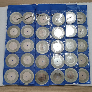 Disco de Diamante de 40 mm para <span class=keywords><strong>Cortar</strong></span> Azulejos, Soldado <span class=keywords><strong>con</strong></span> Láser, para <span class=keywords><strong>Cortar</strong></span> Piedras Preciosas, Disponible OEM para Herramienta Rotatoria <span class=keywords><strong>Dremel</strong></span> - Product Image 1