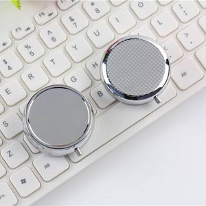 Boîte de rangement portable en métal argenté rond de 50 mm à 3 compartiments avec logo personnalisé, distributeur de pilules - Product Image 4