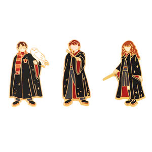 Магическая школьная метла, телевизионный значок из сплава, аксессуары для одежды, брошь, мягкая эмалированная булавка на лацкан - Product Image 1