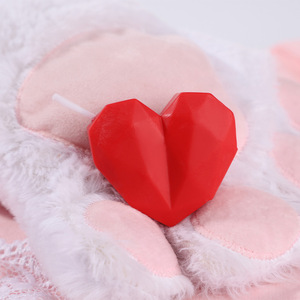 Bougie à basse température sur le thème de l'amour, en forme de cœur rouge, pour massage adulte, convient aux peaux sensibles - Product Image 1