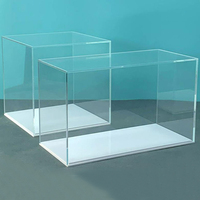 Boîte d'affichage en acrylique transparent avec base blanche Boîte-cadeau de vitrine en acrylique transparent à 5 faces de taille personnalisée avec base blanche