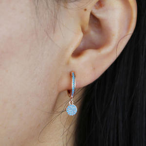Boucle d'oreille bleue précipitée de haute qualité balancent Huggie cerceau pavé Turquoise plaqué or Rose CZ à la mode Disco charme femmes <span class=keywords><strong>bijoux</strong></span> de mode - Product Image 5