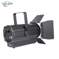 Projecteur de Fresnel ajusté à LED 300W Éclairage de studio de théâtre Éclairage de scène DMX Projecteur de Fresnel RGBW avec zoom automatique